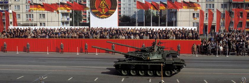 Militärparade der NVA der DDR in Berlin 1987.