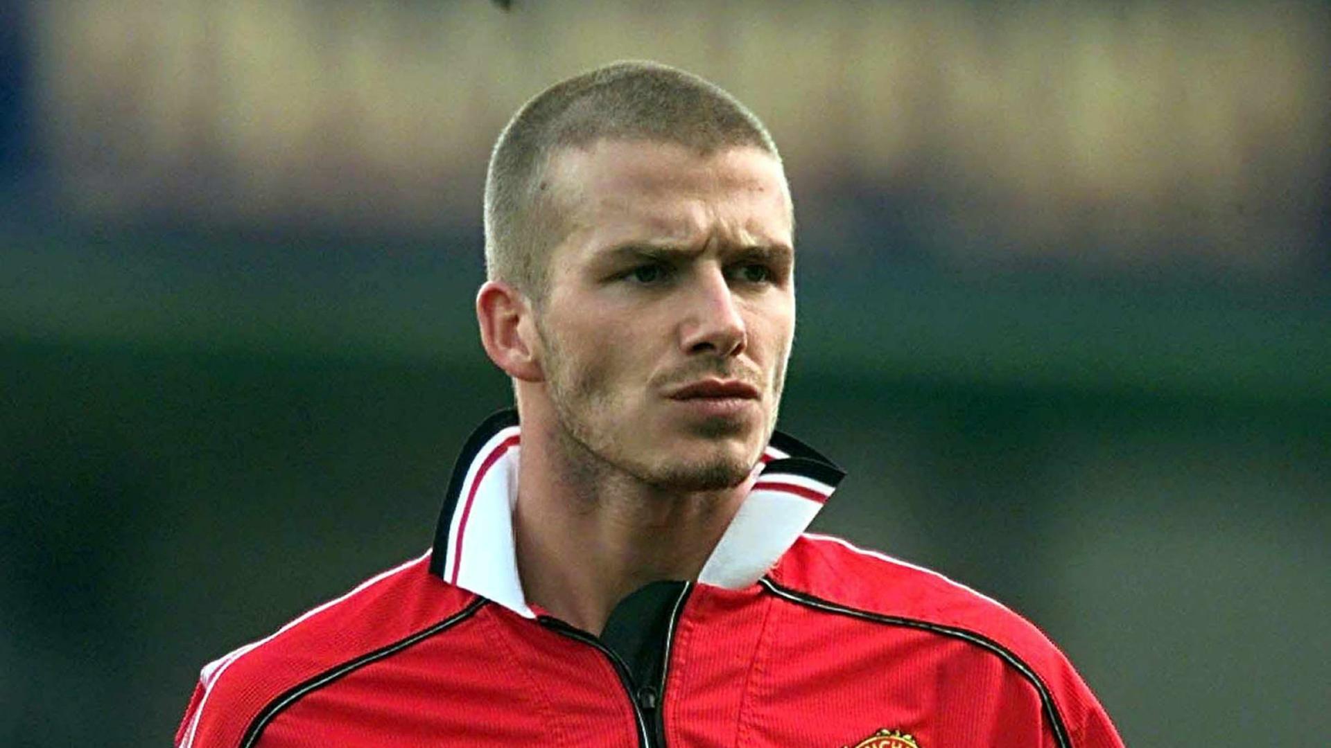 David Beckham im Jahr 2000 mit kurzen Haaren
