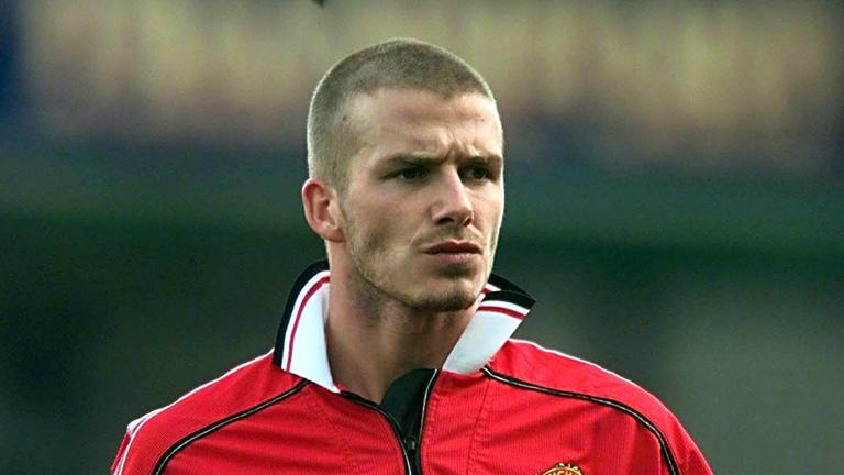 David Beckham im Jahr 2000 mit kurzen Haaren