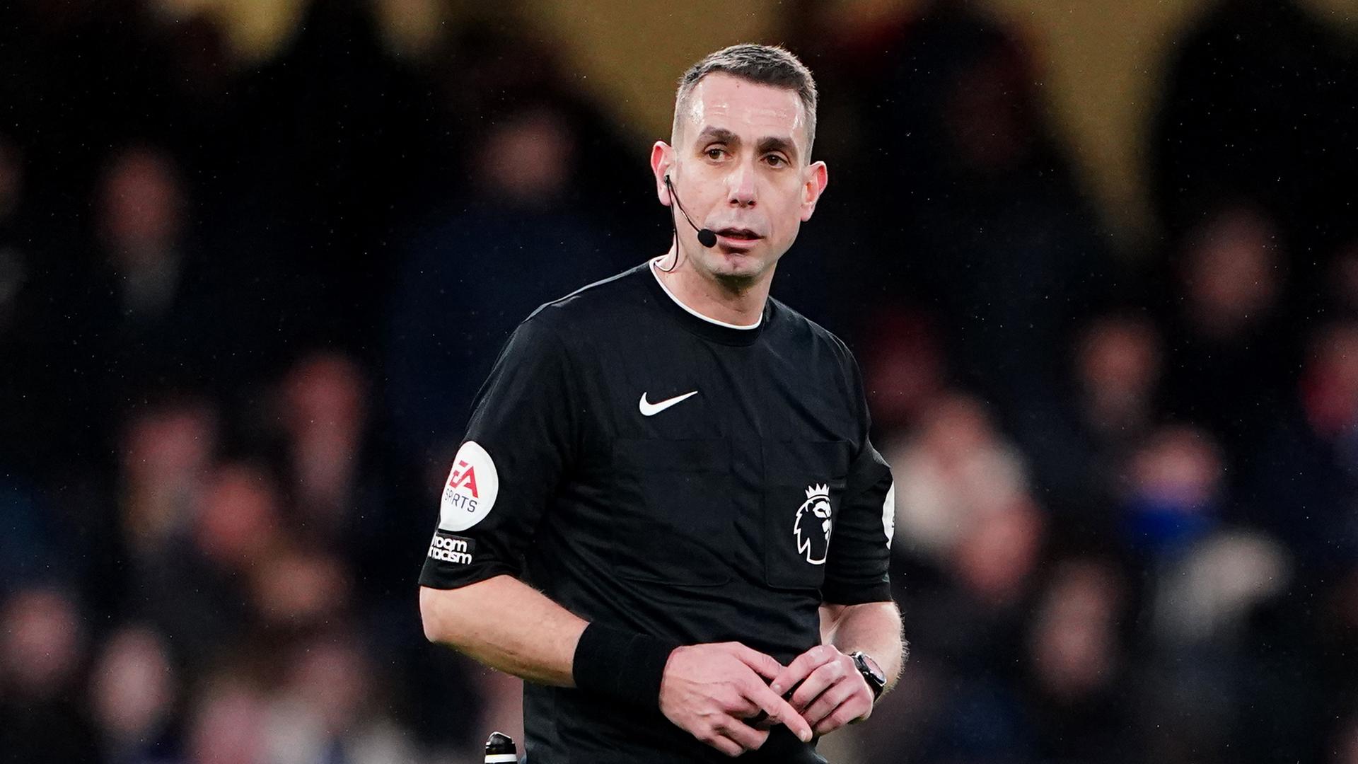 Schiedsrichter David Coote.