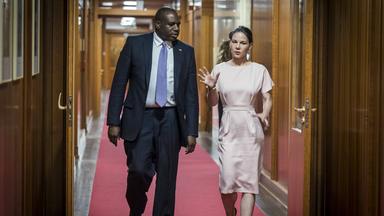 Bundesaussenministerin Annalena Baerbock mit dem neuen britischen Aussenminister David Lammy im Auswaertigen Amt in Berlin.