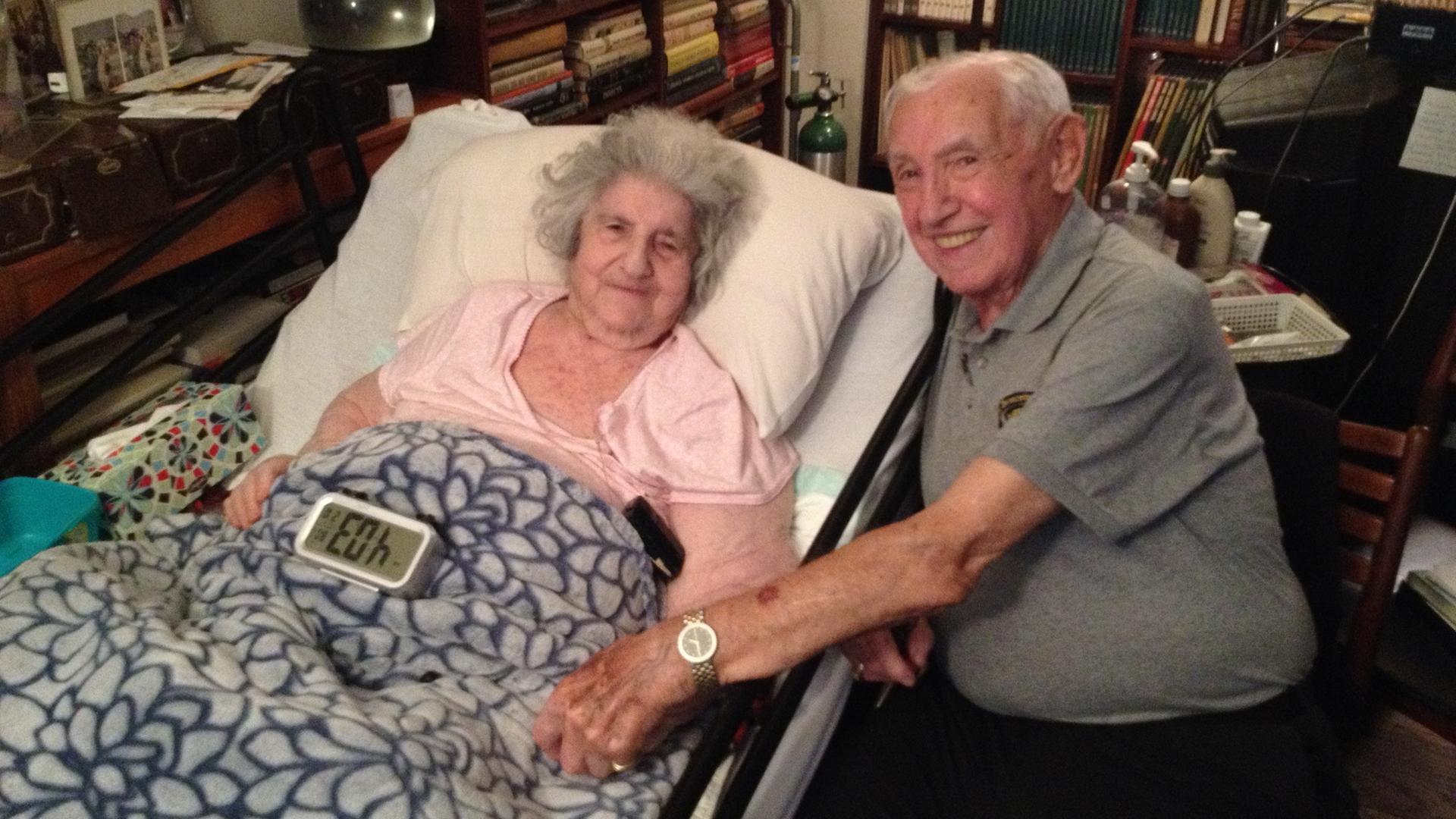 Helen Spitzer und David Wisnia, Auschwitz-Überlebende, finden 72 Jahre später wieder zusammen.