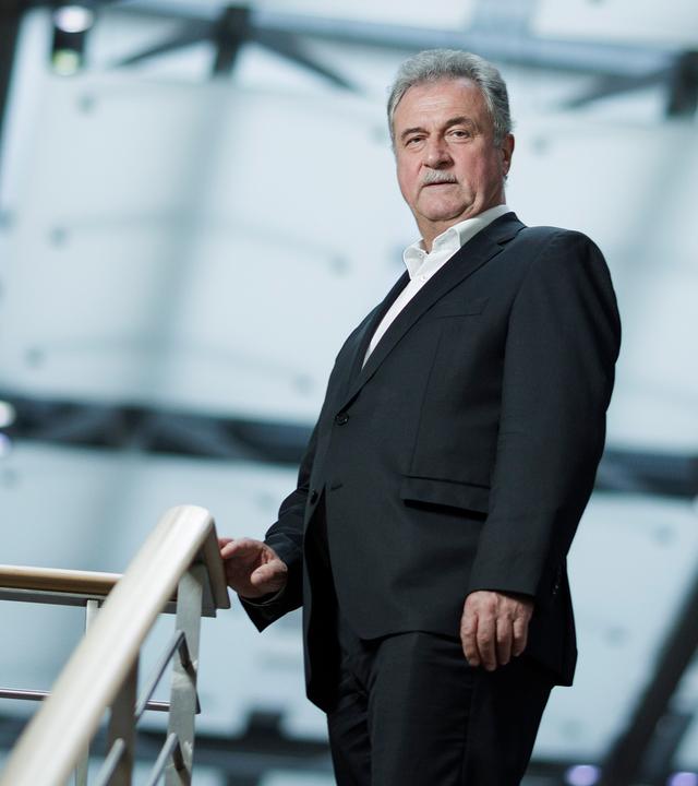 Claus Weselsky, Vorsitzender der Gewerkschaft Deutscher Lokomotivführer, bei einem Foto-Termin mit der Deutschen Presse Agentur.