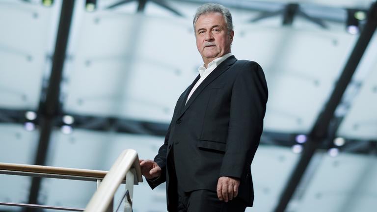 Claus Weselsky, Vorsitzender der Gewerkschaft Deutscher Lokomotivführer, bei einem Foto-Termin mit der Deutschen Presse Agentur.