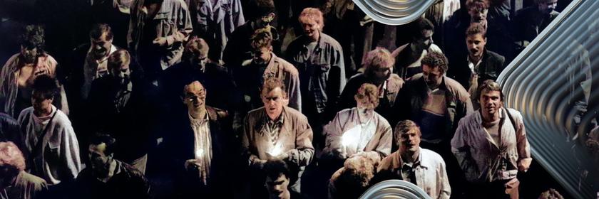 Demonstranten tragen Kerzen und symbolisieren so die friedliche Demonstration bei einer sogenannten Montagsdemo in Leipzig, aufgenommen am 23.10.1989.
