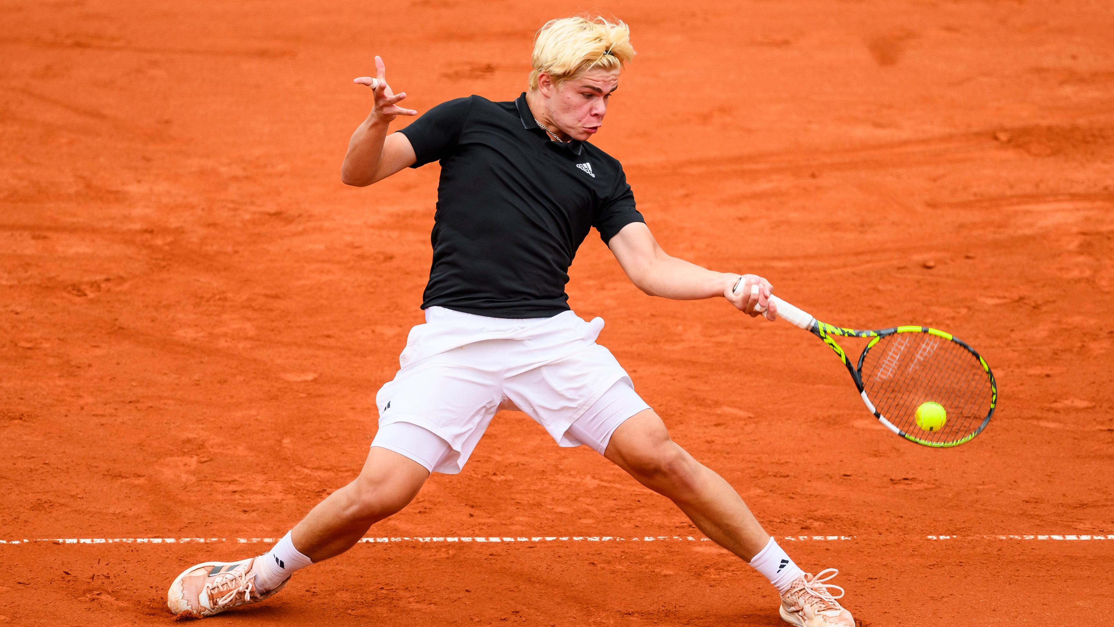 Tennis-Shootingstar Diego Dedura beim ATP-Turnier in München in Aktion