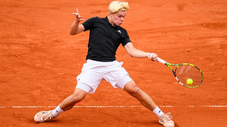 Tennis-Shootingstar Diego Dedura beim ATP-Turnier in München in Aktion