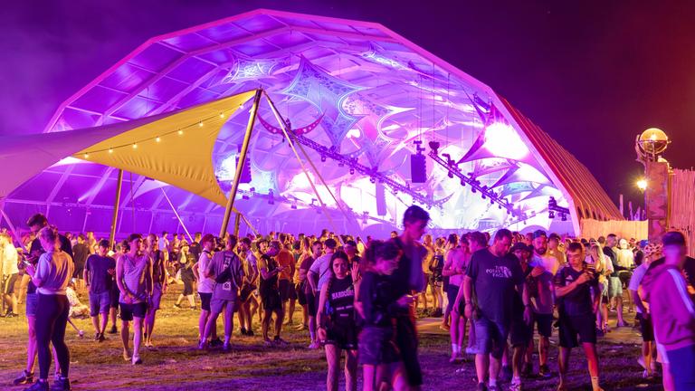 Defqon.1 in den Niederlanden wurde wegen Hitze abgebrochen.