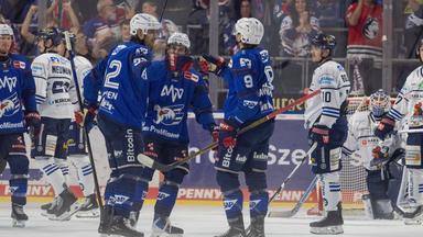 In der deutschen Eishockey Liga gewinnen die Adler Mannheim gegen Iserlohn mit 6:1.