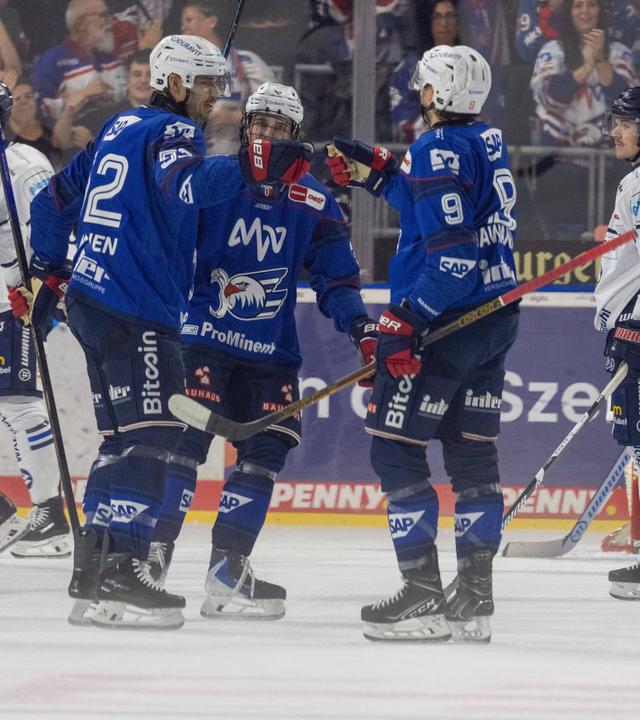 In der deutschen Eishockey Liga gewinnen die Adler Mannheim gegen Iserlohn mit 6:1.