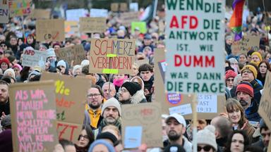 "Demonstration für die Brandmauer" in Berlin