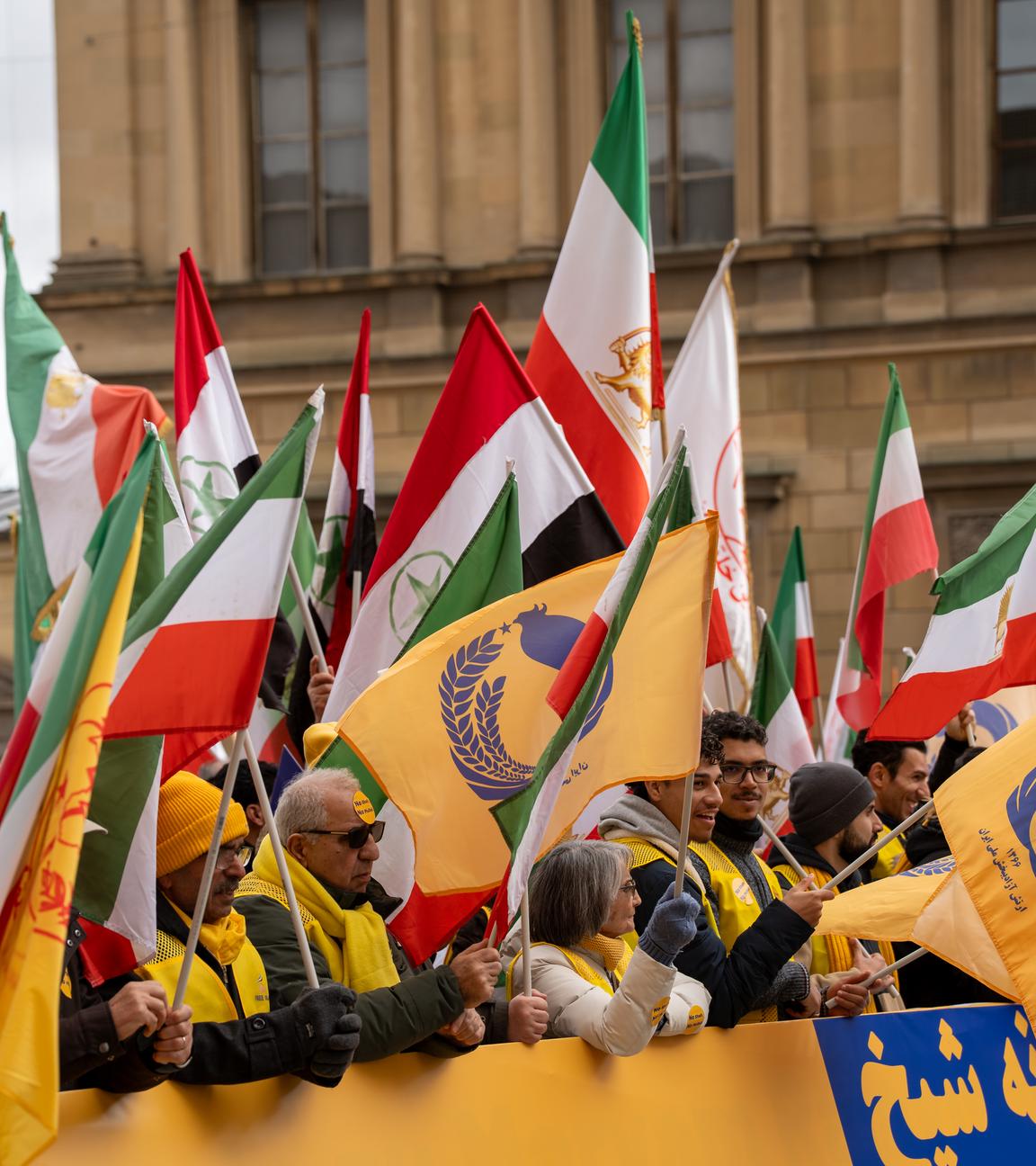 NCRI-Unterstützer protestieren am Odeonsplatz in München parallel zur MSC 2026 gegen Menschenrechtsverletzungen im Iran.