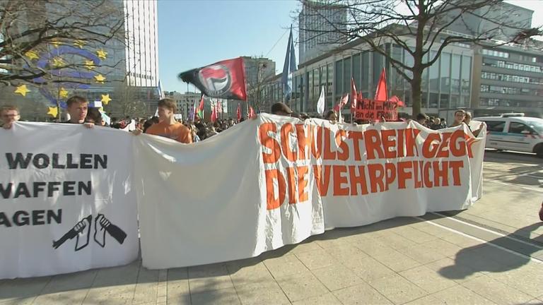 Demo gegen Wehrpflicht