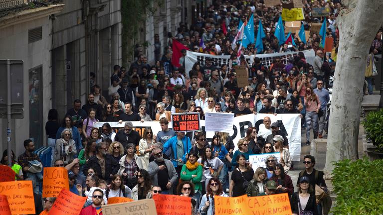 Demonstration gegen Wohnungsnot in Spanien, aufgenommen am 05.04.2025