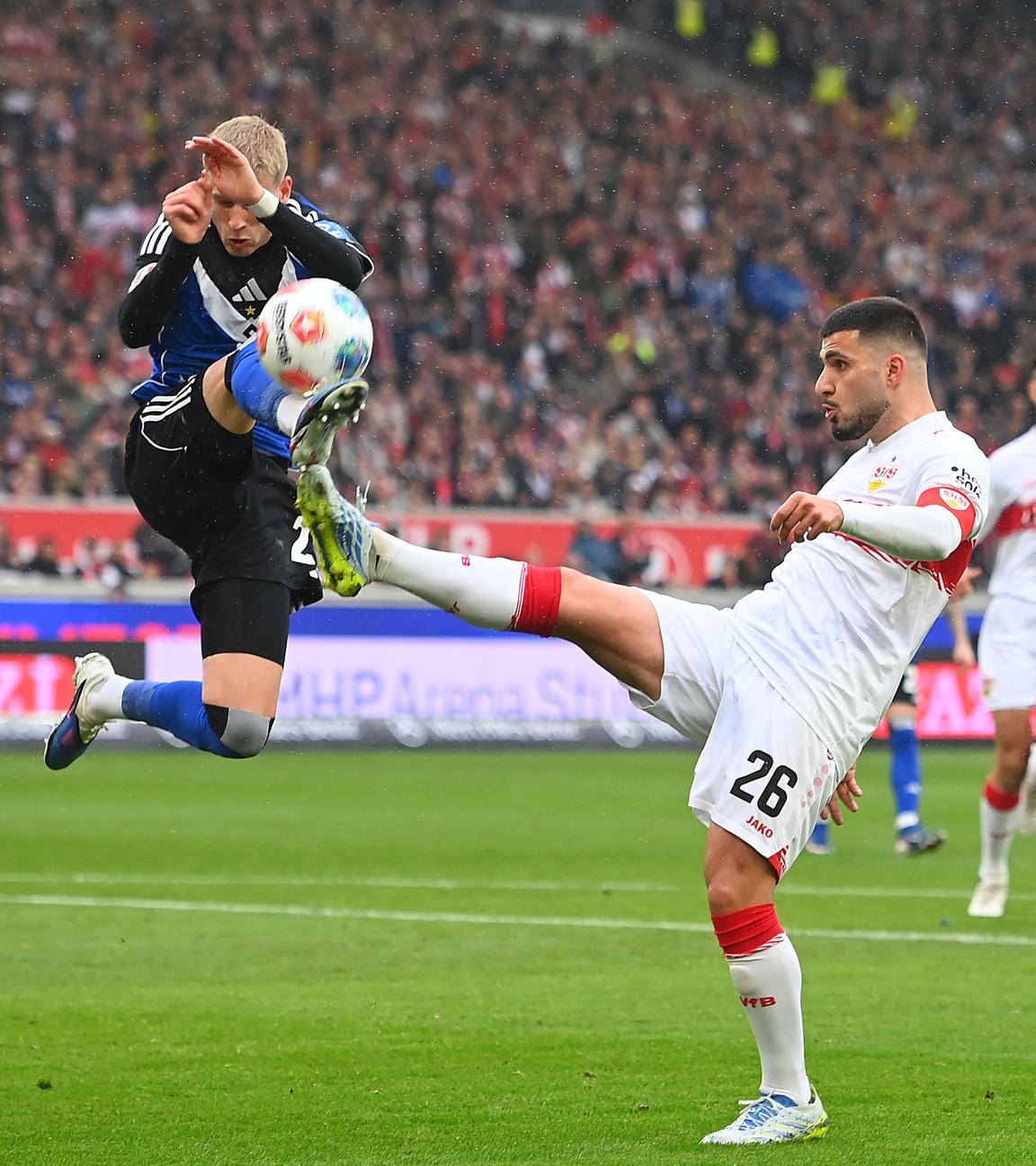 Deniz Undav (VFB Stuttgart) kämpft. 