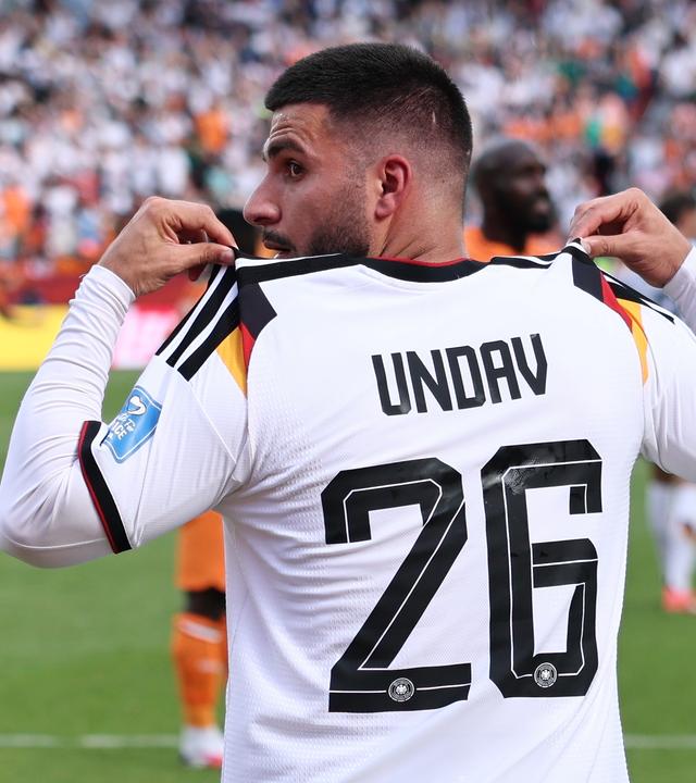 Deniz Undav bejubelt sein Tor zum 2:1