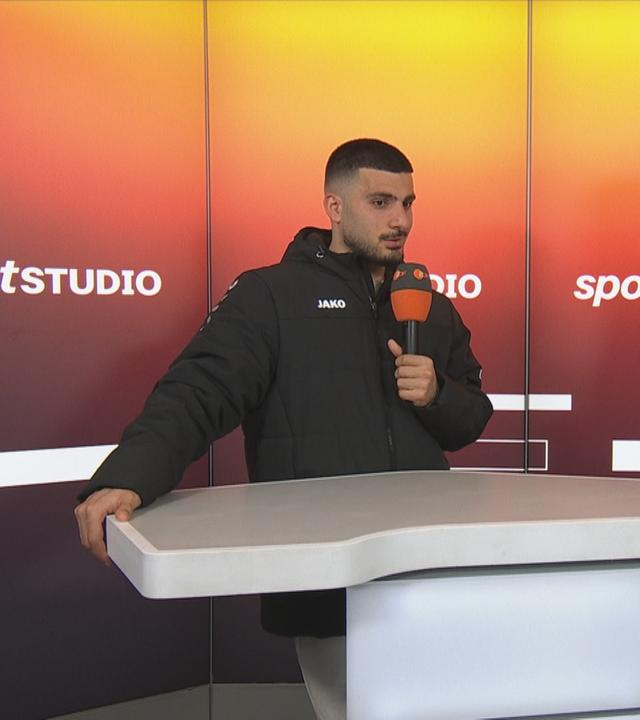 Deniz Undav (li.) und Boris Büchler sind im Interview im Ministudio.