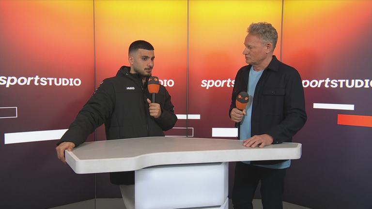 Deniz Undav (li.) und Boris Büchler sind im Interview im Ministudio.