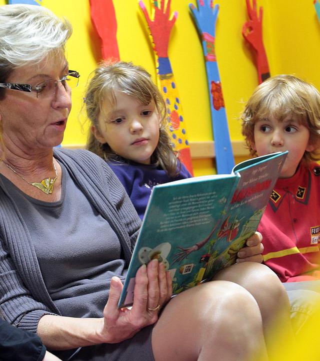 Vorlesestunde mit Monika Seidel - Kinderbuch:  "Der kleine Drache Kokosnuss"