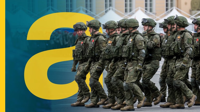 Maschierende russiche Soldaten.