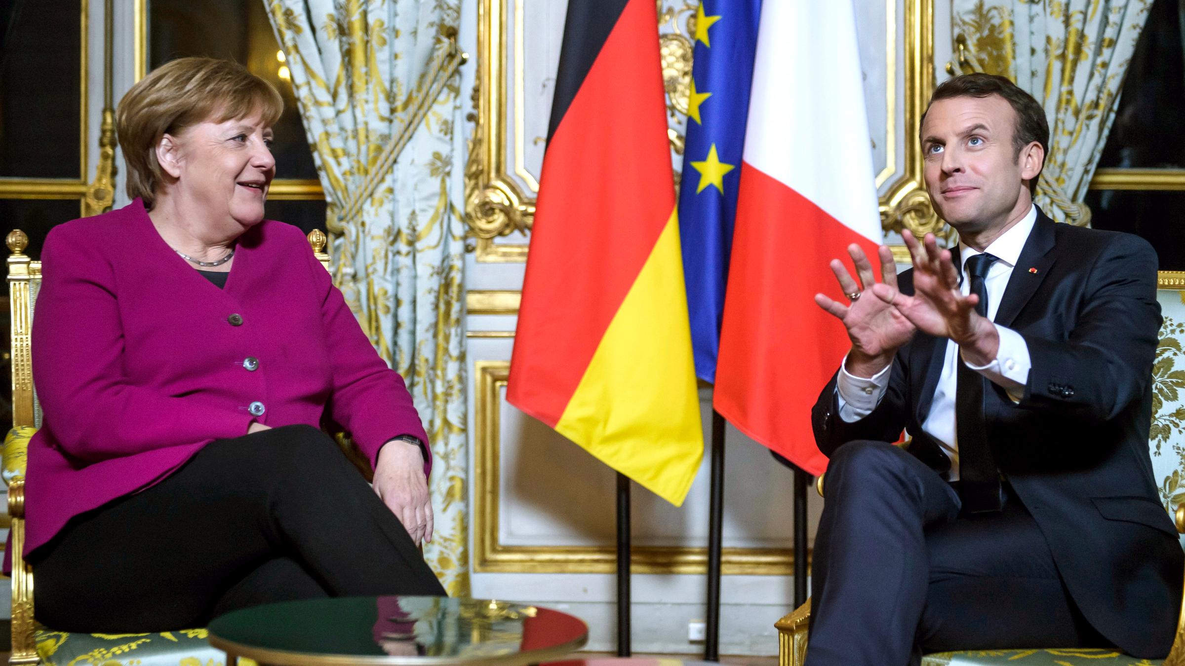 Angela Merkel und Emmanuel Macron am 19.01.2018 in Paris (Frankreich)