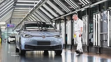 Auto steht im Werk