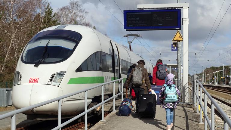 Reisen mit der Bahn: Tipps fr die Zugfahrt mit Kindern