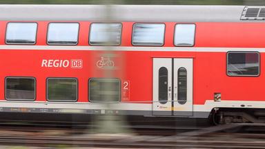 Eine Bahn der DB Regio.