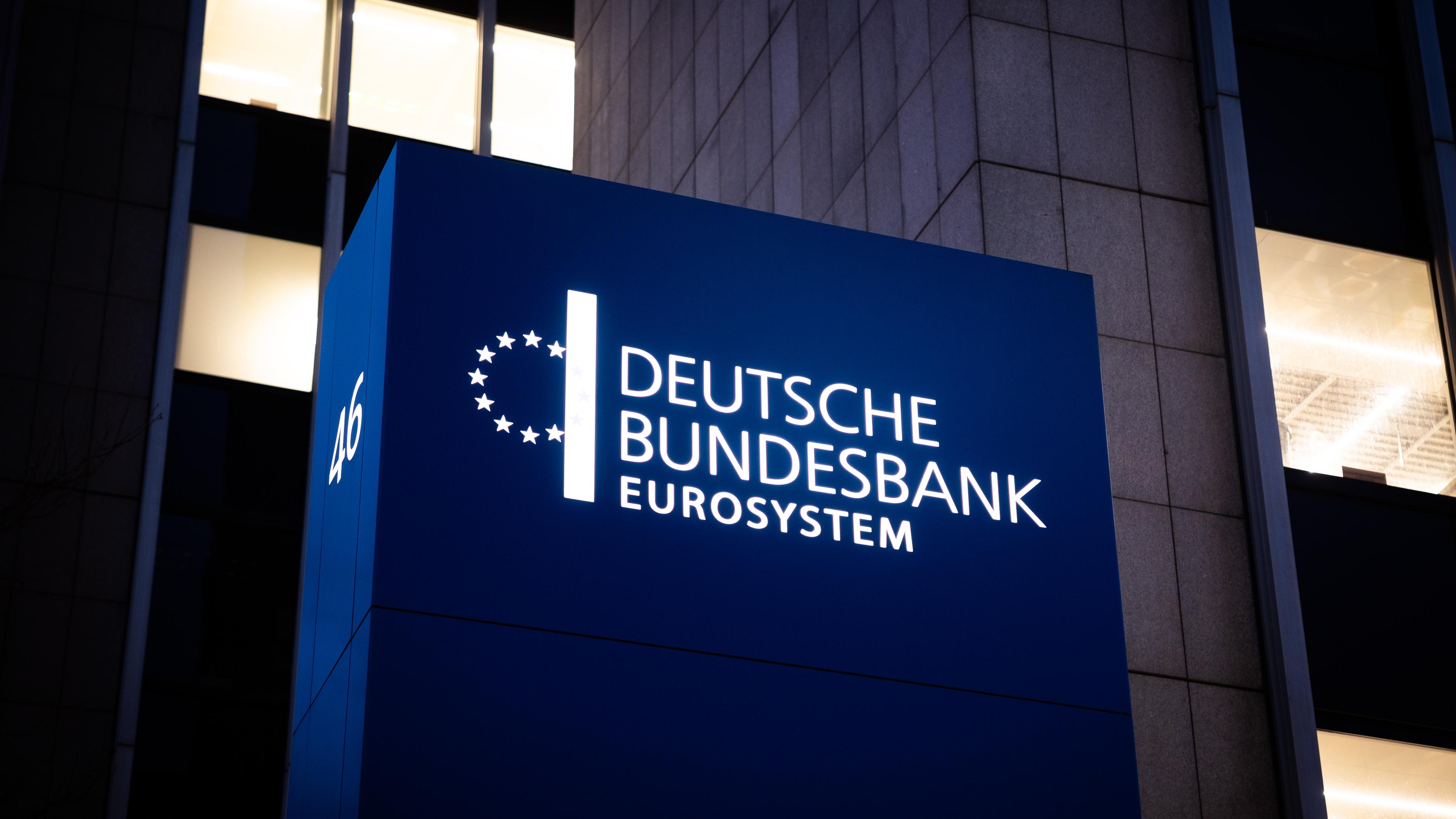 Hessen, Frankfurt/M.: Blick auf die Zentrale der Deutschen Bundesbank, die sich wegen der Sanierung des eigentlichen Sitzes derzeit in der Mainzer Landstraße 46 befindet.