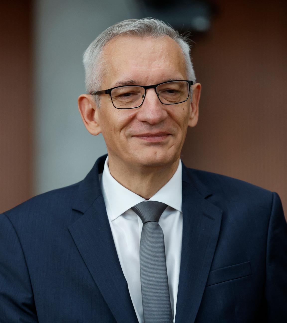Der Präsident des Bundesnachrichtendienstes (BND), Martin Jäger, trifft zu einer Anhörung vor einem Kontrollausschuss des Bundestages in Berlin ein.