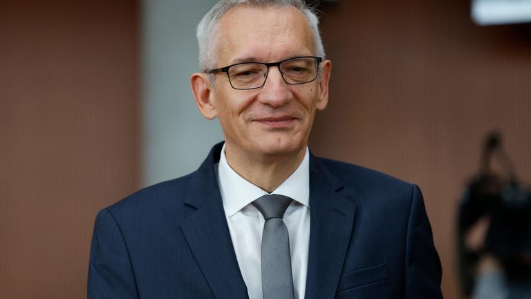 Der Präsident des Bundesnachrichtendienstes (BND), Martin Jäger, trifft zu einer Anhörung vor einem Kontrollausschuss des Bundestages in Berlin ein.