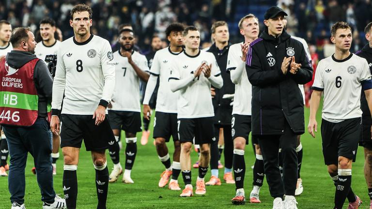 Deutsche Fußballnationalmannschaft im Stadion in Sinsheim nach dem WM-Qualifikationsspiel gegen Luxemburg am 10.10.2025