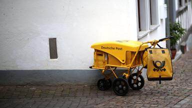 Briefzustellerwagen der Deutschen Post