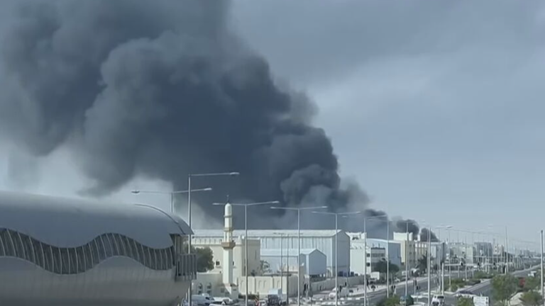 Deutsche Touristen sitzen in Nahost fest