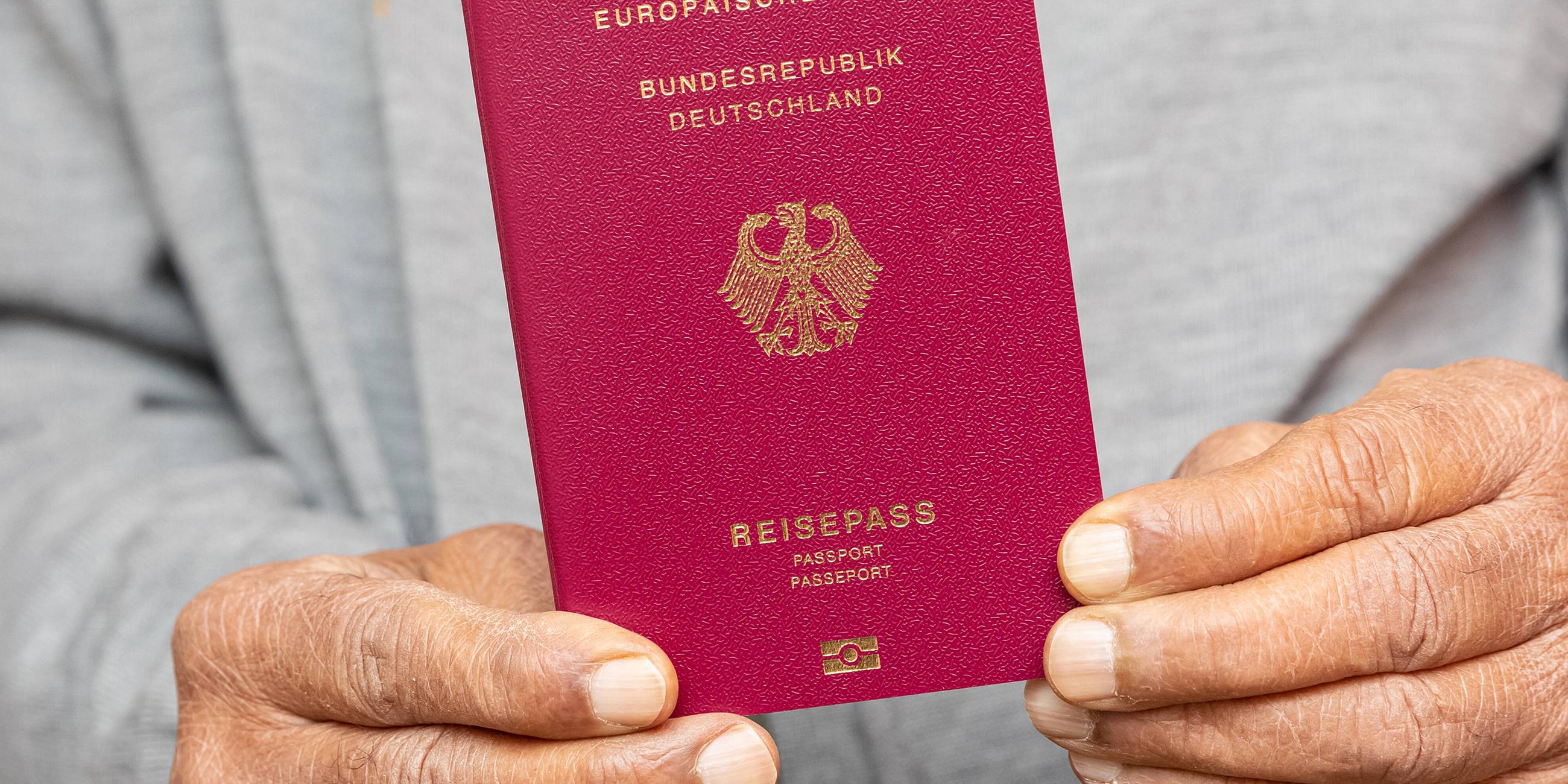 Archiv: Deutscher Reisepass
