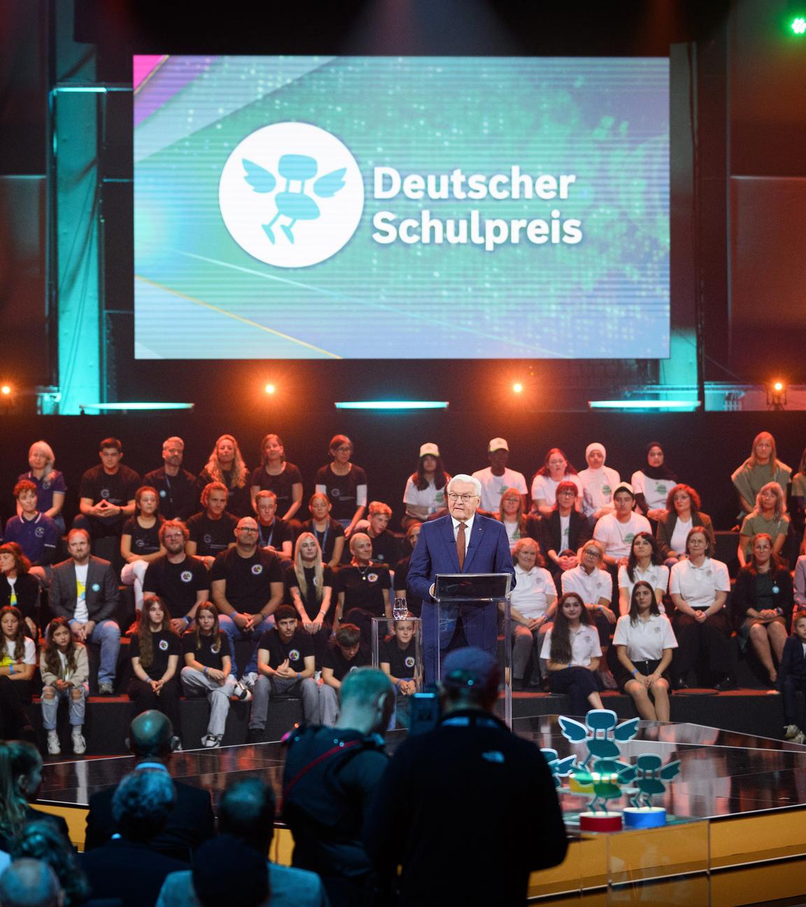 Bundespräsident Frank-Walter Steinmeier spricht bei der Verleihung des Deutschen Schulpreises 2025.