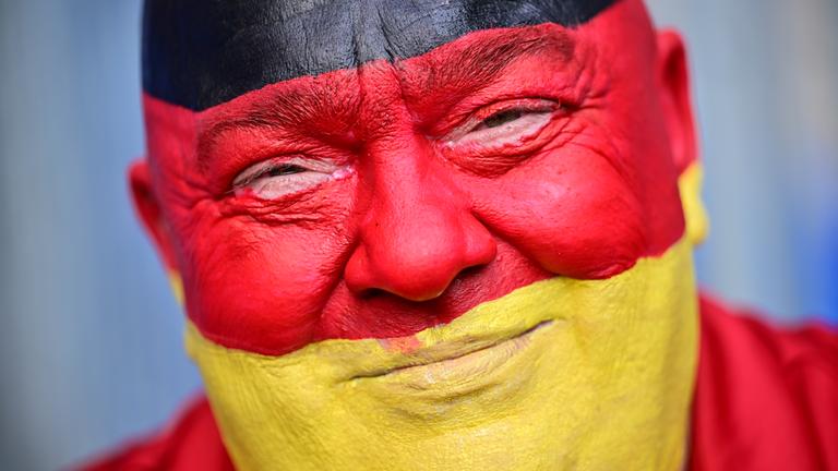 Ein deutscher Fan vor dem Spiel.