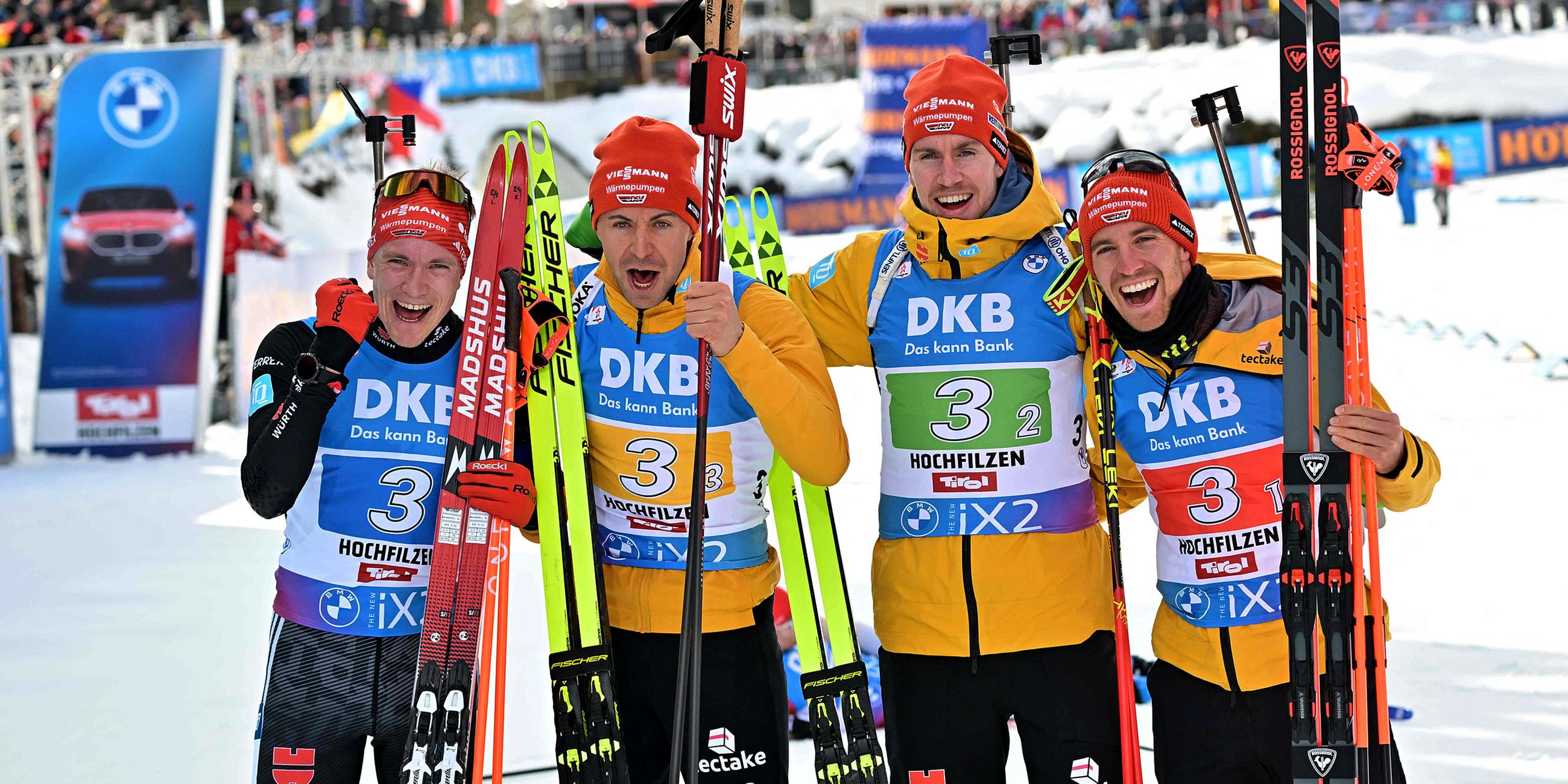 von links nach rechts: Benedikt Doll, Philipp Nawrath, Johannes Kühn und David Zobel nach dem Rennen am 10.12.23.