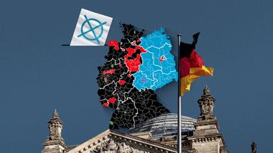 Foto vom Bundestag, davor eine Wahlkreis-Karte von Deutschland und die Flagge