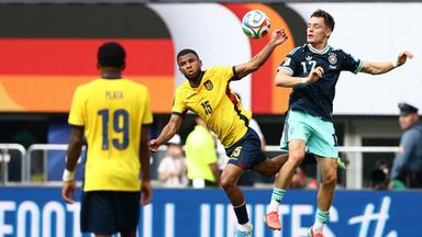 Florian Wirtz (Deutschland) und Pedro Vite (Ecuador) im Duell um den Ball beim WM-Gruppenspiel 2026.