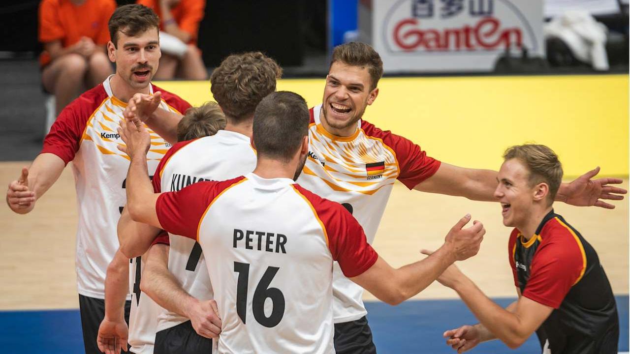 Die deutsche Mannschaft jubelt beim Spiel gegen Frankreich am 15.06.2025.