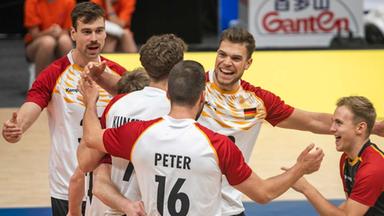 Die deutsche Mannschaft jubelt beim Spiel gegen Frankreich am 15.06.2025.