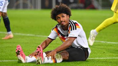 Karim Adeyemi  (Deutschland) am Boden. 