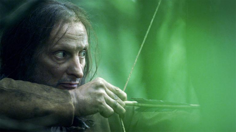 "Planet Deutschland: Human Earth": Ein Steinzeitmensch geht mit Pfeil und Bogen auf die Jagd.