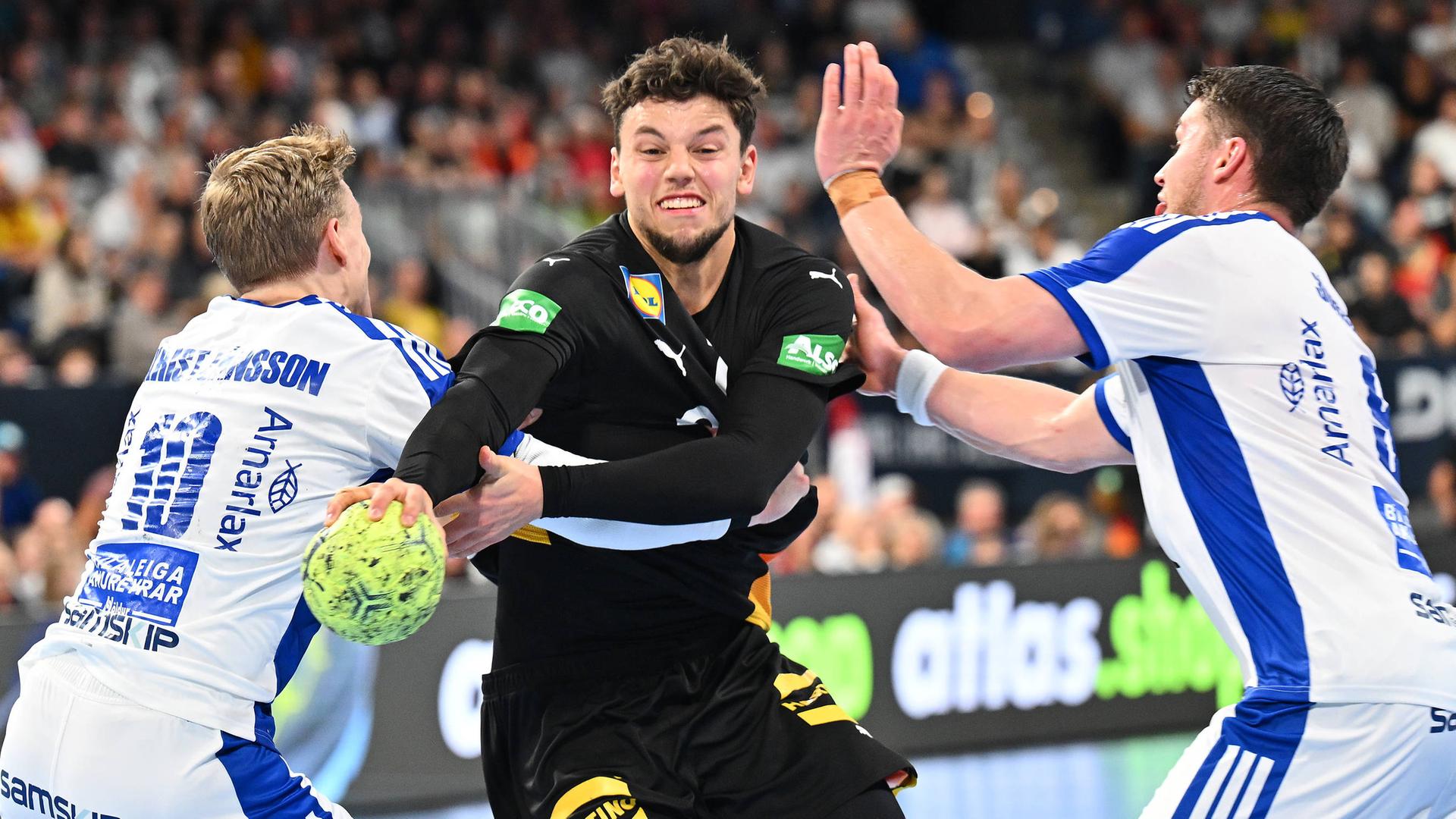 Gisli Kristjansson (10, Island), Marko Grgic (71, Deutschland) und Elvar Örn Jonsson (9, Island)