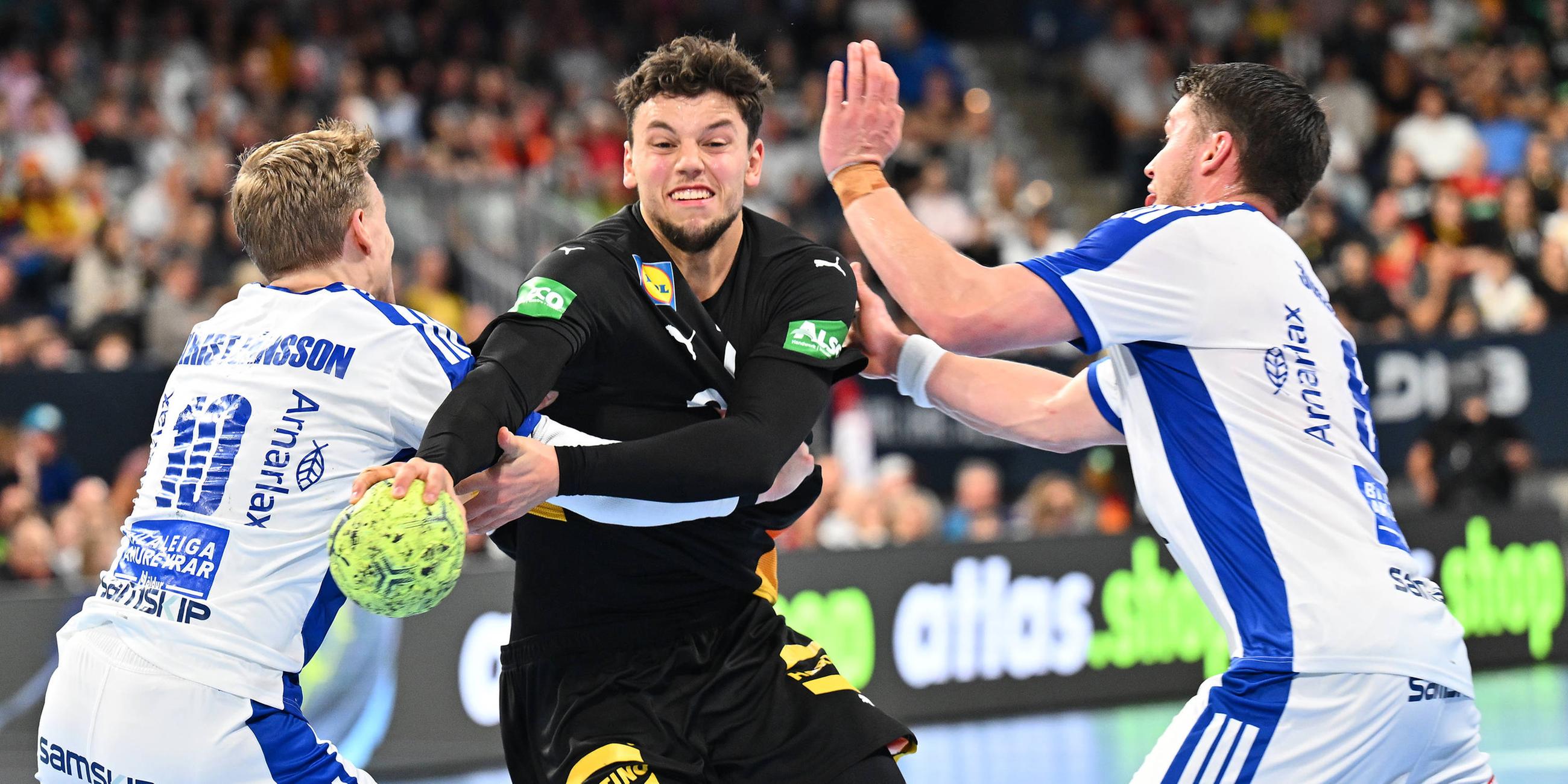 Gisli Kristjansson (10, Island), Marko Grgic (71, Deutschland) und Elvar Örn Jonsson (9, Island)