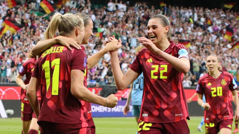 Jubel der deutschen Mannschaft nach dem Tor von Lea Schüller.