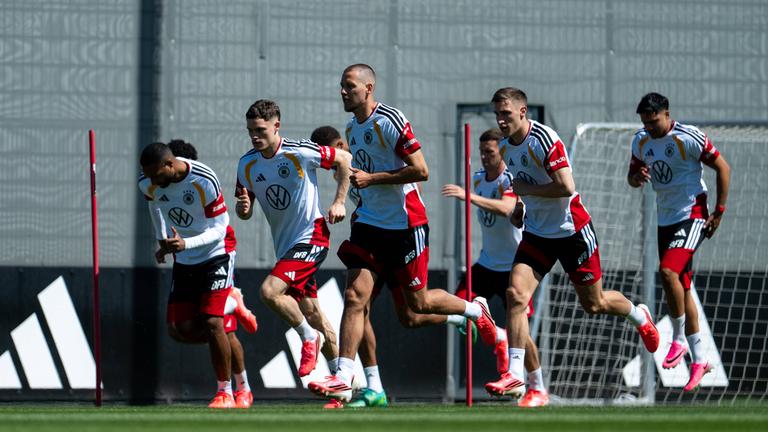 Die deutsche Nationalmannschaft trainiert.