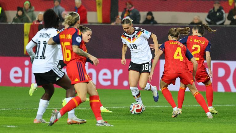 Deutschlands Klara Bühl im Nations-League-Finalhinspiel gegen Spanien