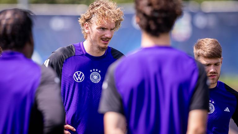 Nick Woltemade aus Deutschland während der Trainingseinheit vor der UEFA-U21-Europameisterschaft 2025